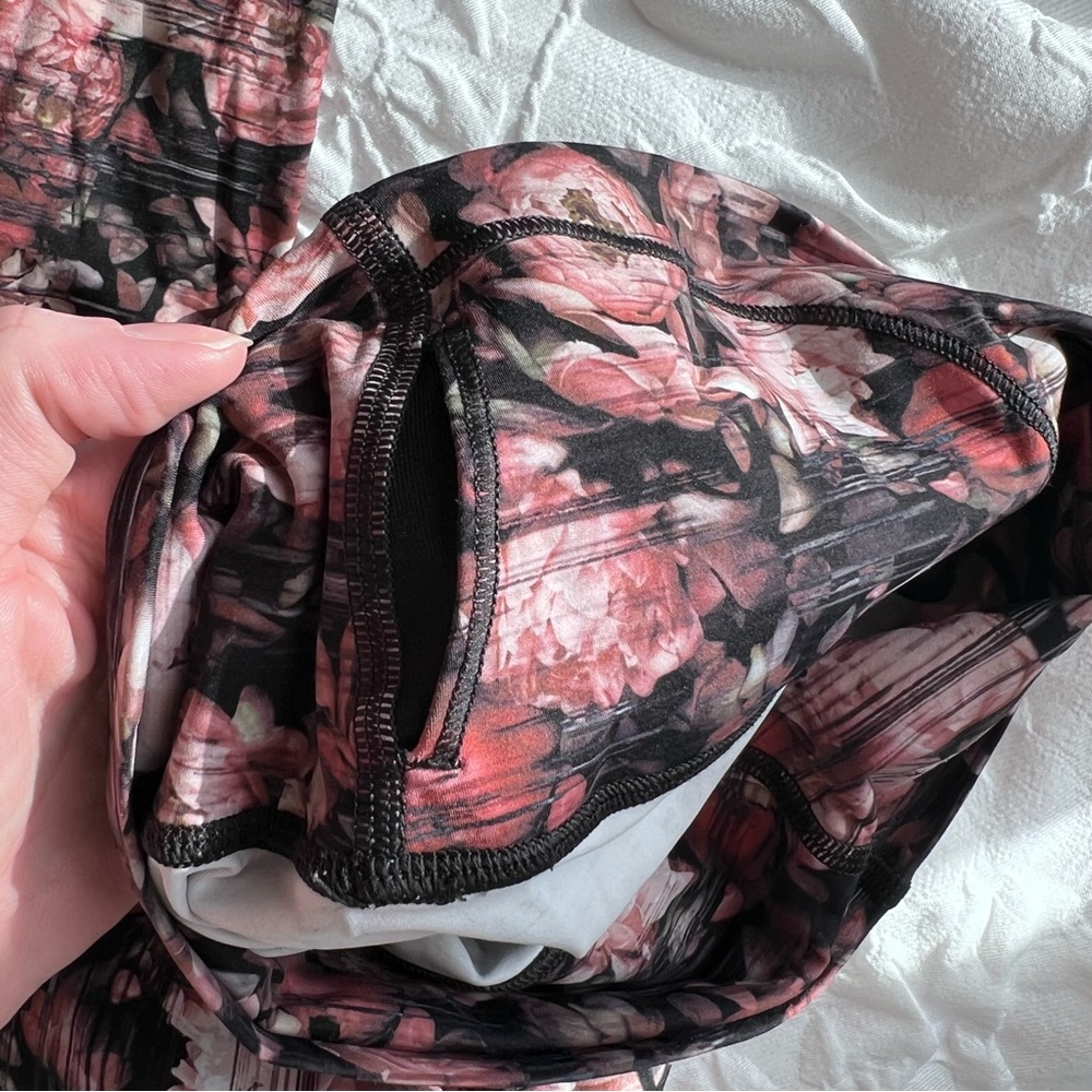 Wunder Under High-Rise Tight 28" *Nulux in Peony Multi - Picture 5 of 6